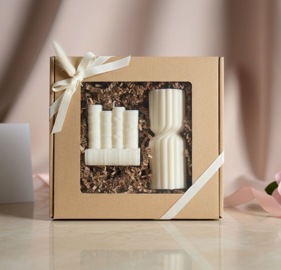 Zestaw świec dekoracyjnych z książkami ze świecą w kształcie półki z książkami